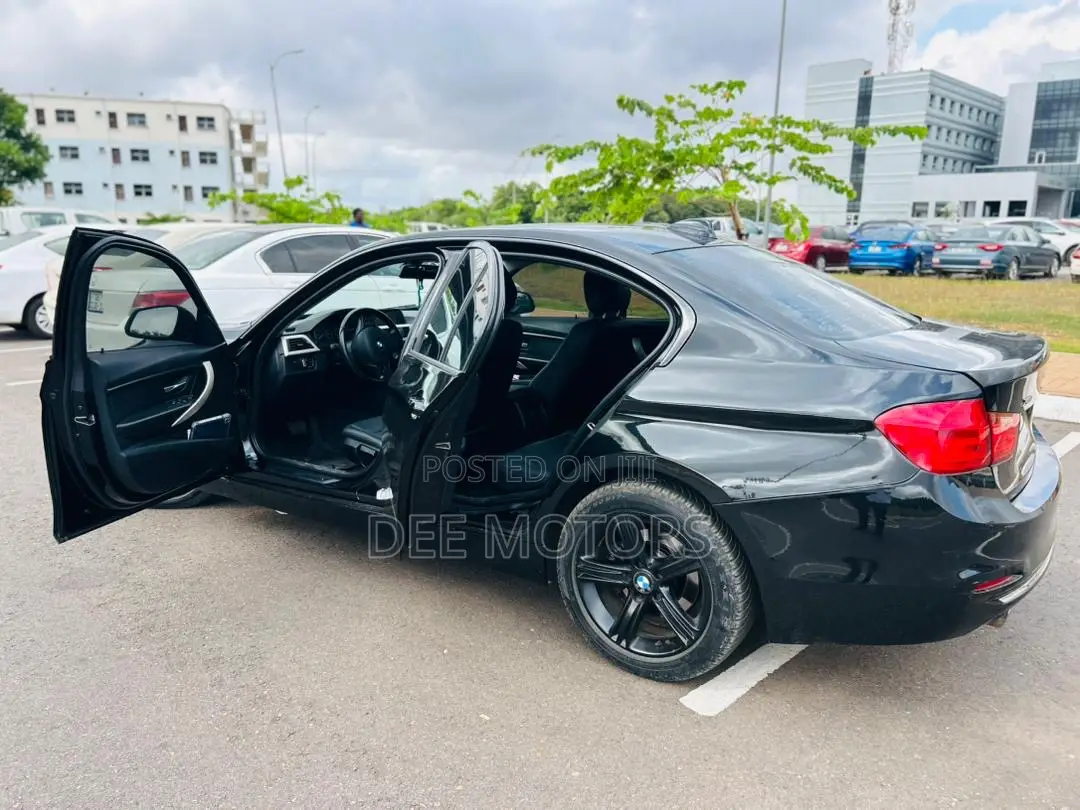 BMW 320i 2015 Black
