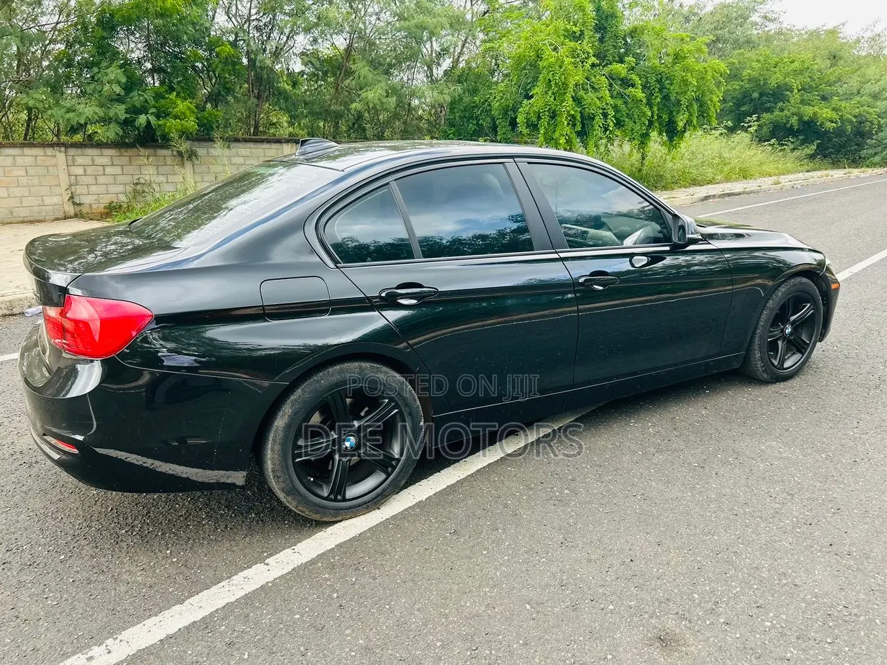 BMW 320i 2015 Black