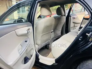 Toyota Corolla L 4dr Sedan (1.8L 4cyl 5M) 2012 Black