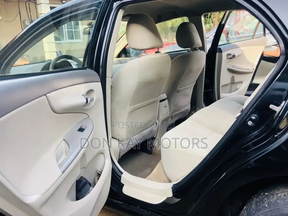 Toyota Corolla L 4dr Sedan (1.8L 4cyl 5M) 2012 Black