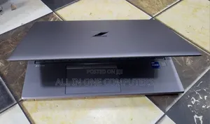 New Laptop HP ZBook Firefly G8 16GB Intel Core i7 SSD 512GB