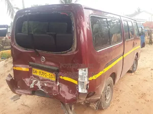 Nissan Caravan (Urvan) 2006 Brown