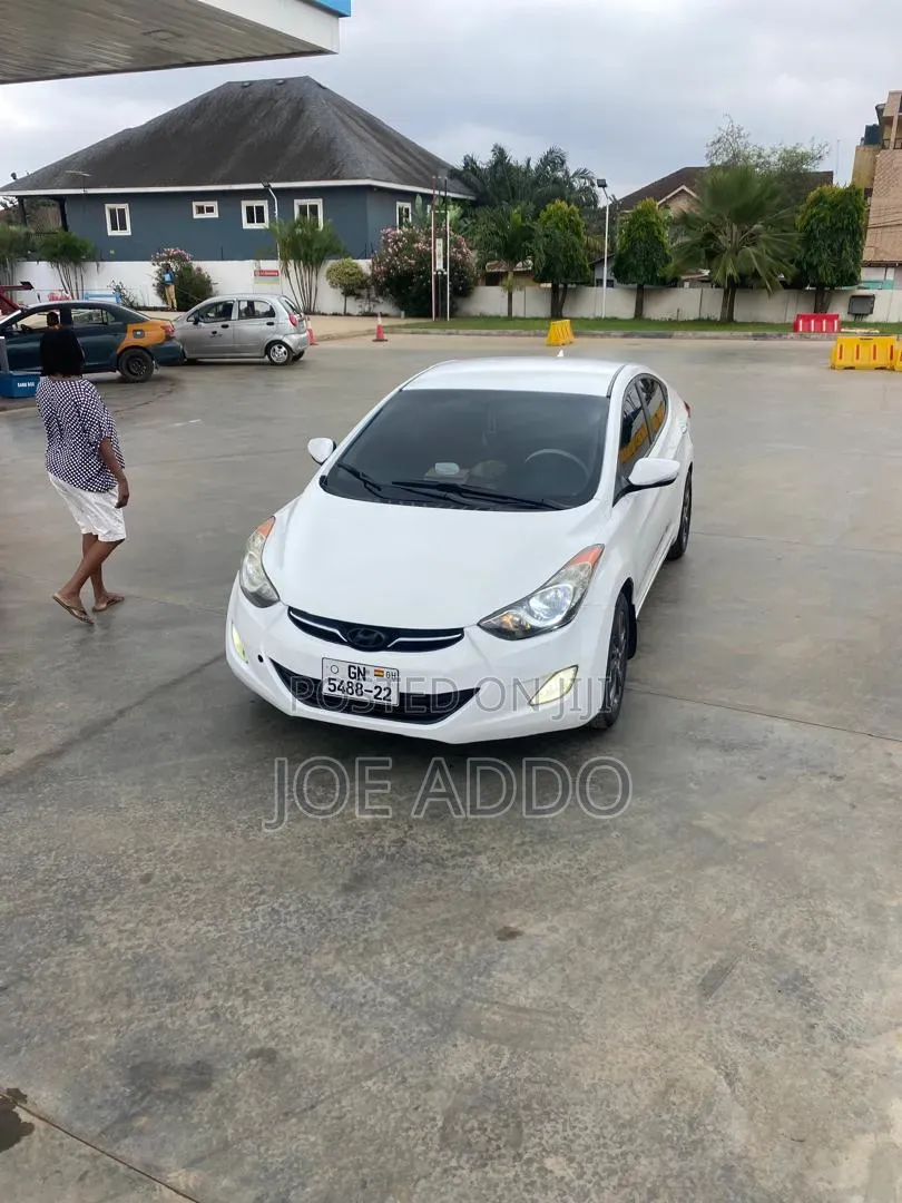 Hyundai Elantra 2013 White