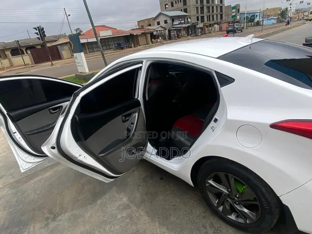Hyundai Elantra 2013 White