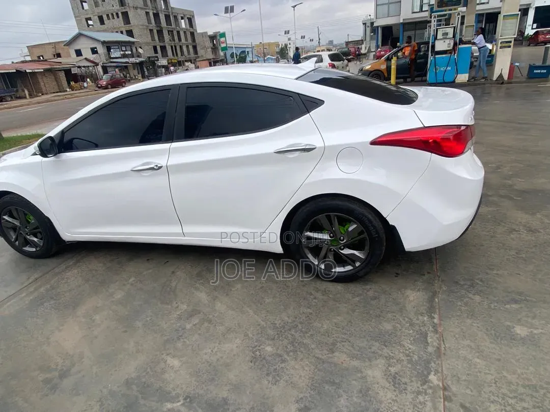 Hyundai Elantra 2013 White
