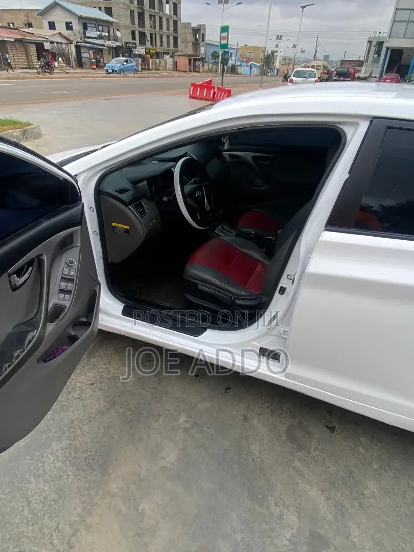Hyundai Elantra 2013 White