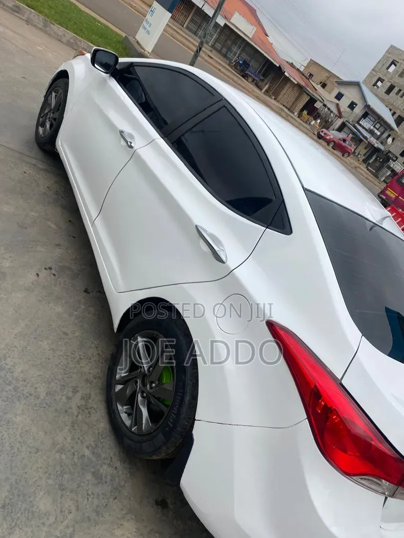 Hyundai Elantra 2013 White