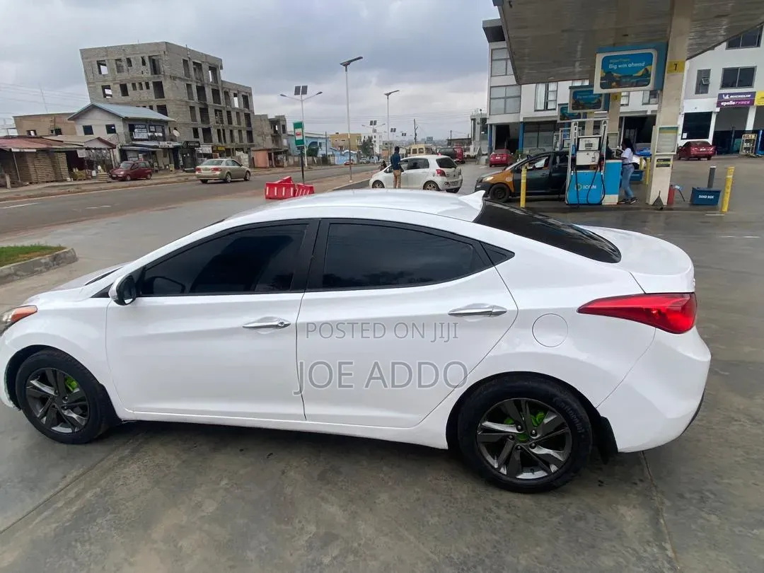Hyundai Elantra 2013 White