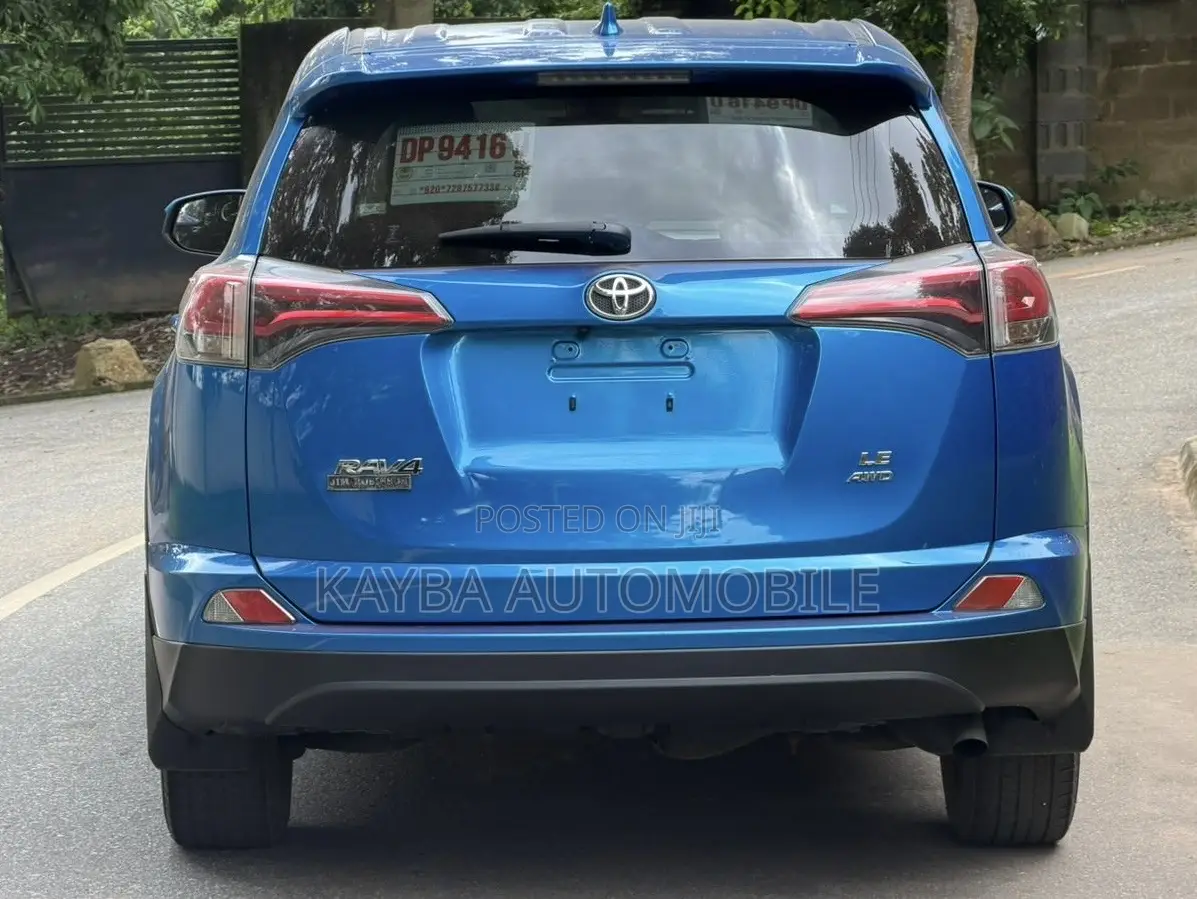 Toyota RAV4 2018 Blue
