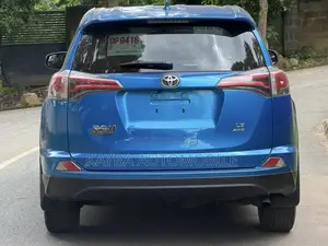 Toyota RAV4 2018 Blue