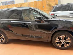 Toyota Highlander Platinum AWD 2024 Black