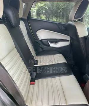 Ford Fiesta 2015 Green