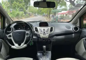 Ford Fiesta 2015 Green