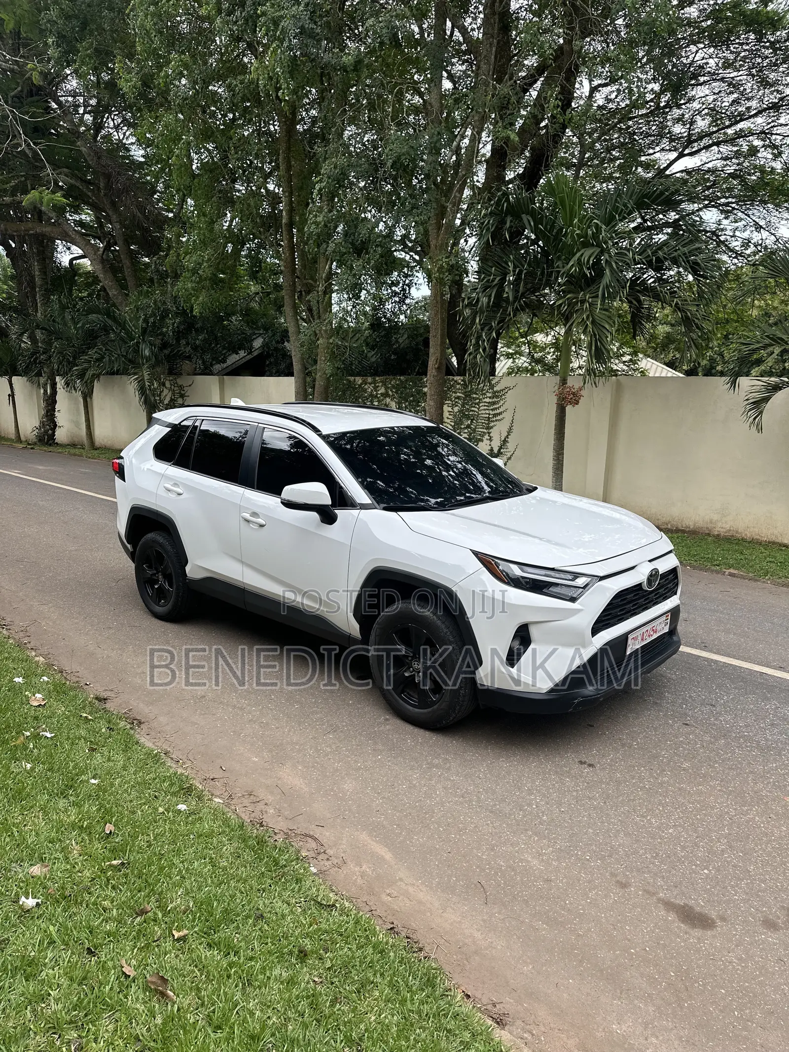 Toyota RAV4 XLE AWD 2023 White