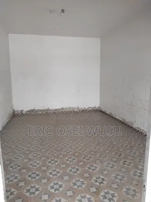 Store for Rent at Gyinyase Near Kumasi High School, Mardura Pub Area