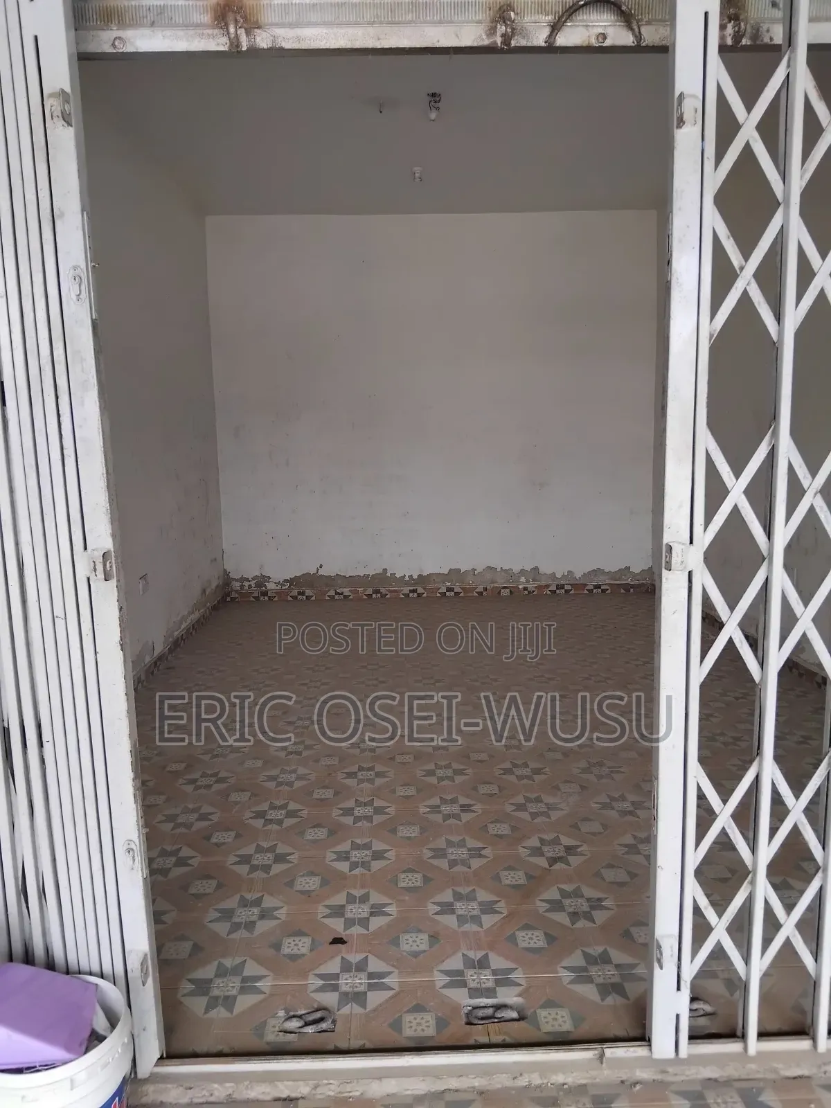 Store for Rent at Gyinyase Near Kumasi High School, Mardura Pub Area