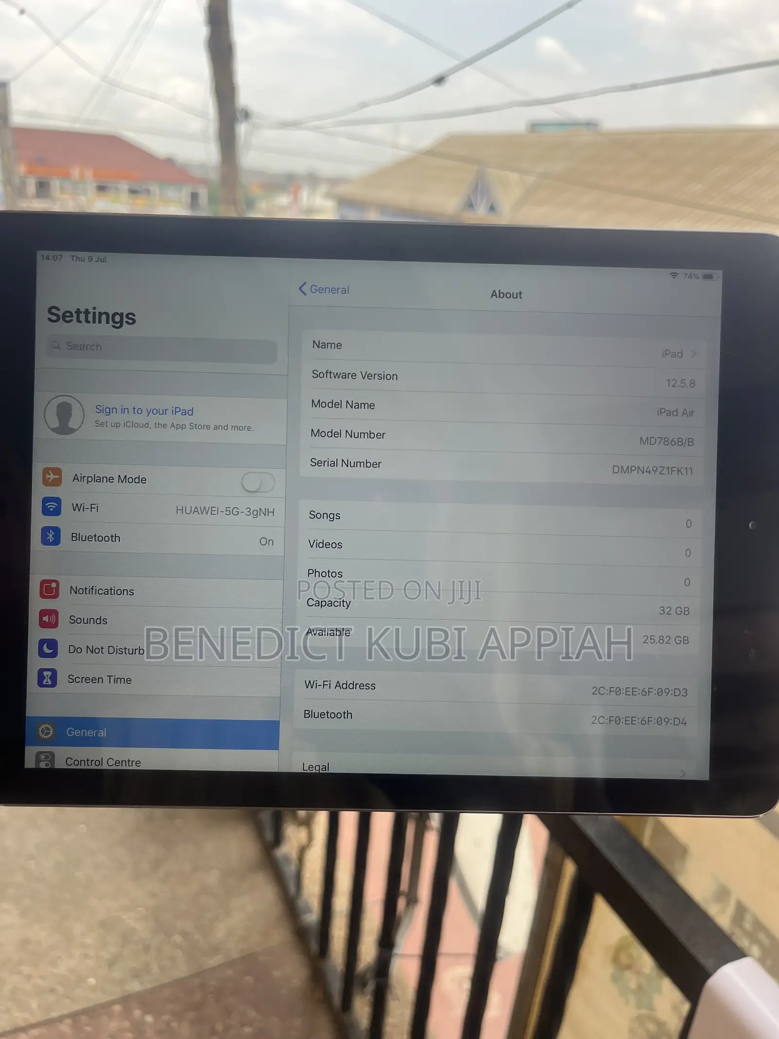 Apple iPad Air 32 GB Gray