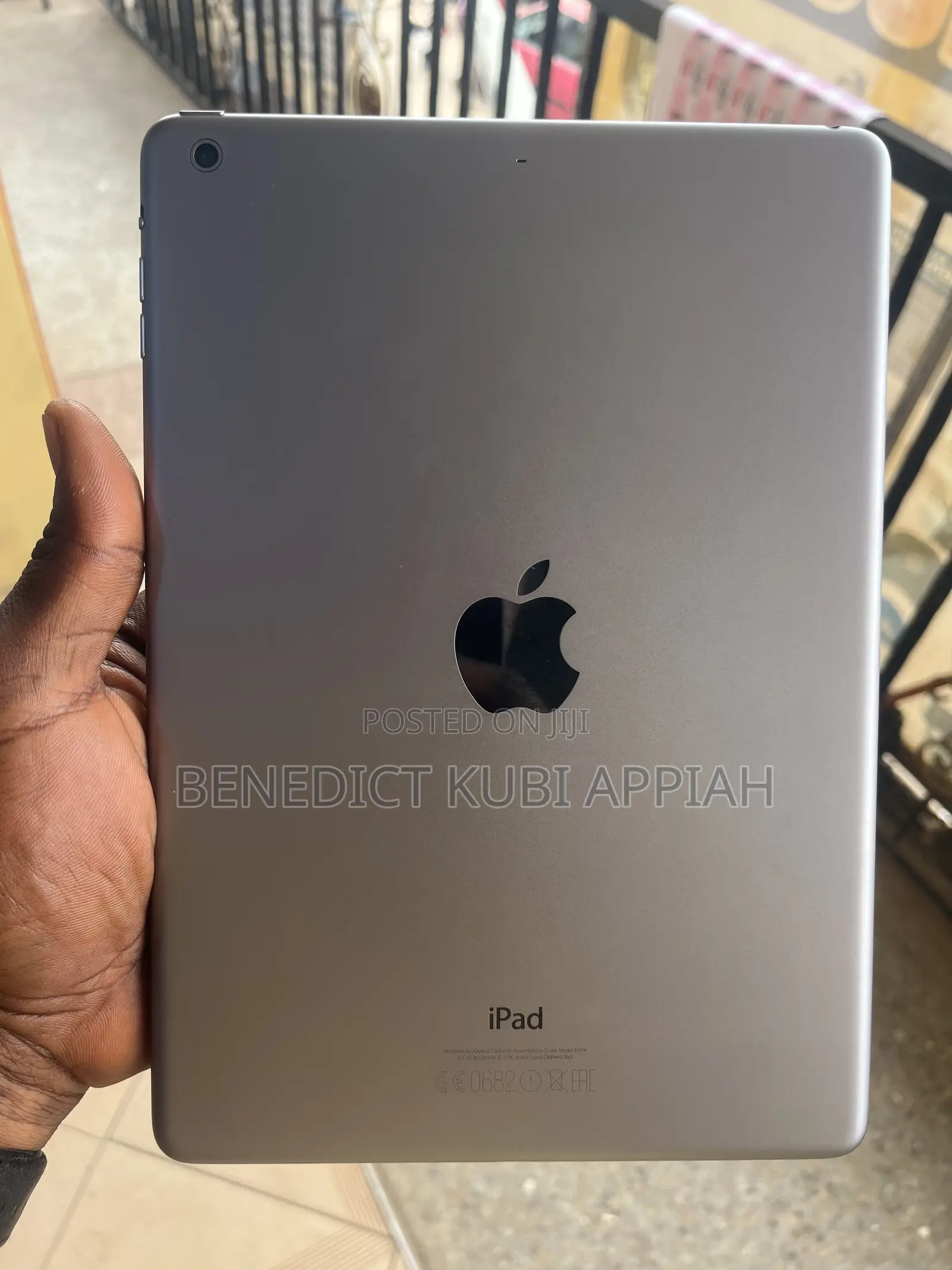 Apple iPad Air 32 GB Gray