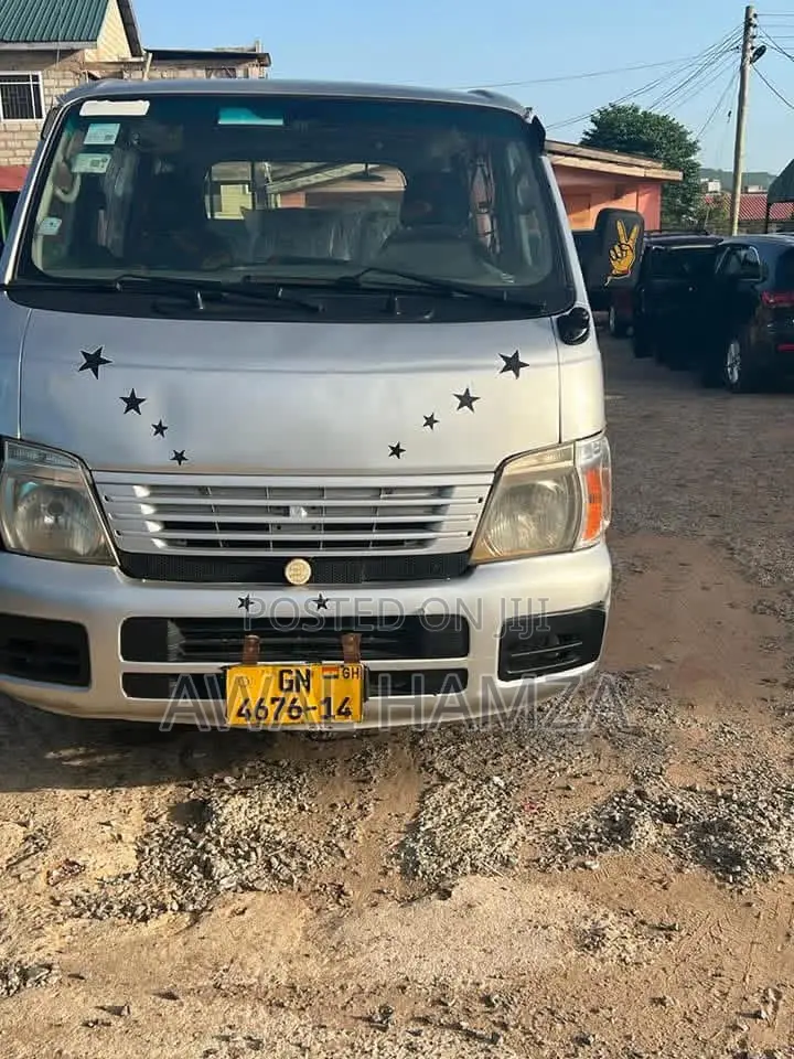 Nissan Caravan (Urvan) 2006 Silver