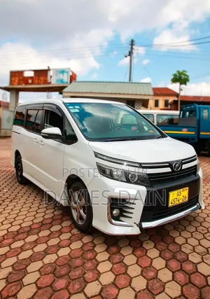 Toyota Voxy 2016 White