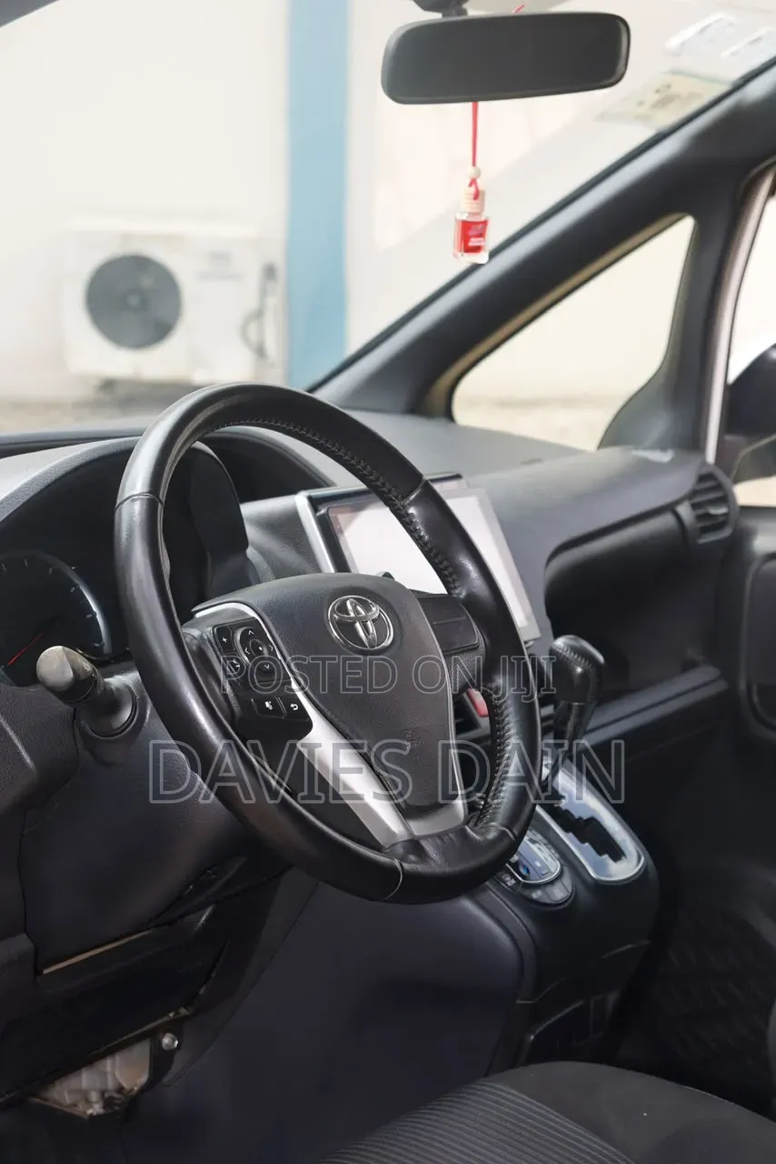 Toyota Voxy 2016 White
