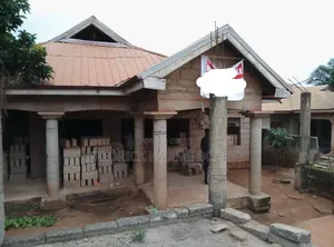 5bdrm House in Brother K Estate, Kumasi Metropolitan for sale