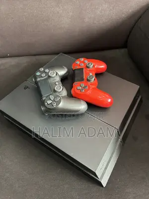 Ps4 Standard 1tb With 4 Games and Two Controllers