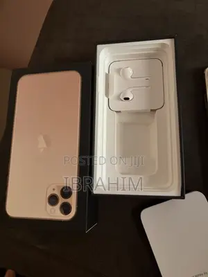 Apple iPhone 11 Pro Max 64 GB Gold