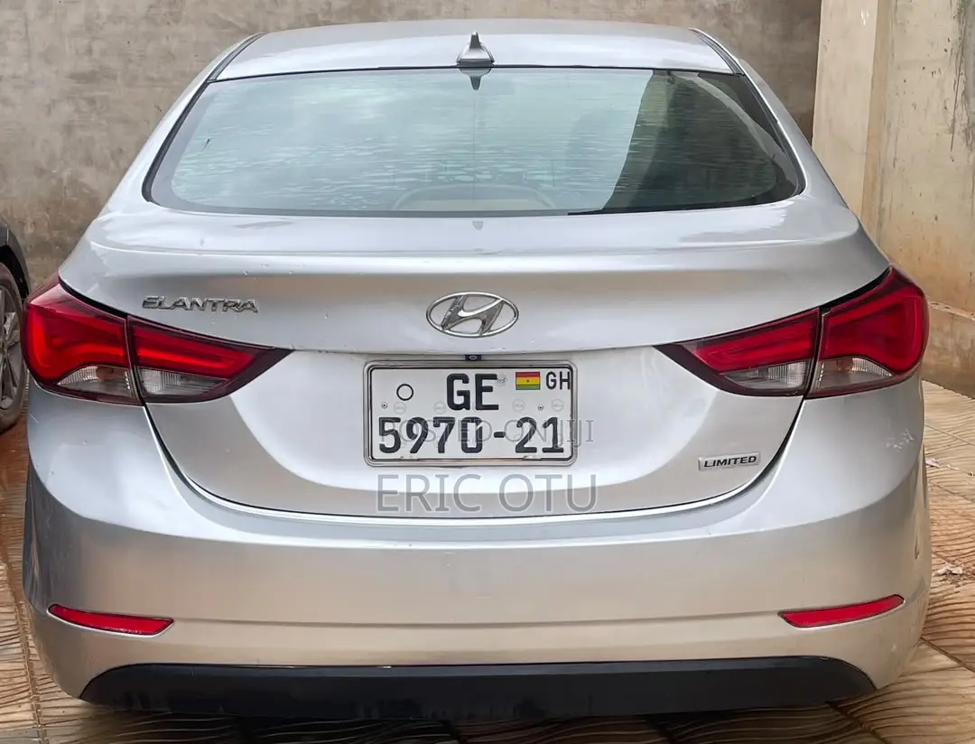 Hyundai Elantra Limited 4dr Sedan (1.8L 4cyl 6A) 2015 Silver