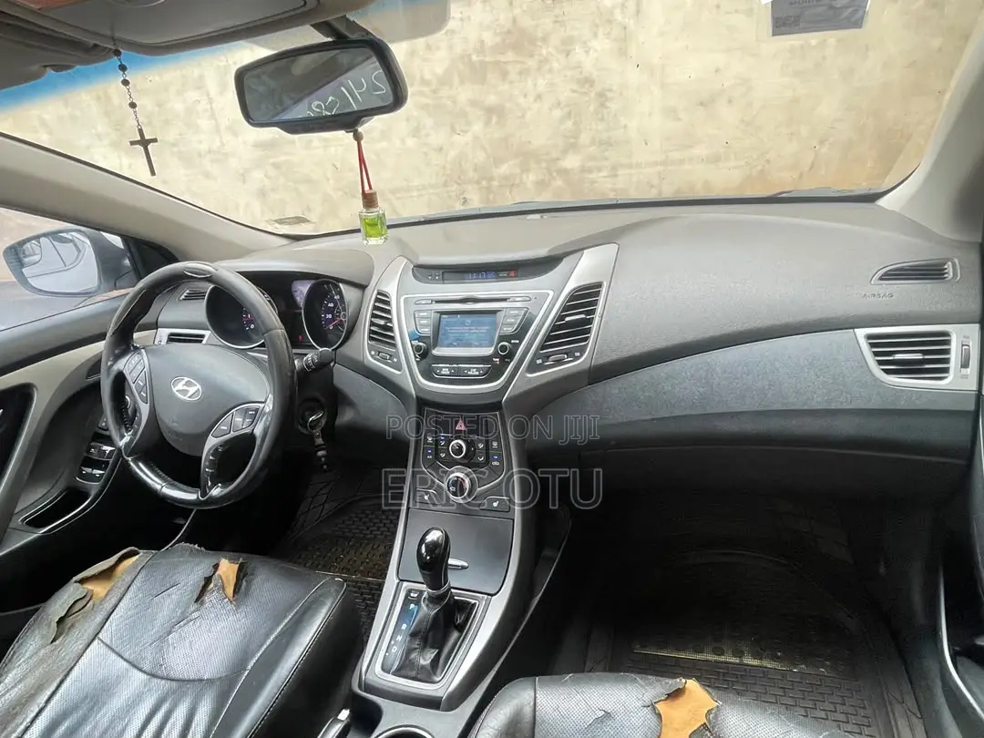 Hyundai Elantra Limited 4dr Sedan (1.8L 4cyl 6A) 2015 Silver