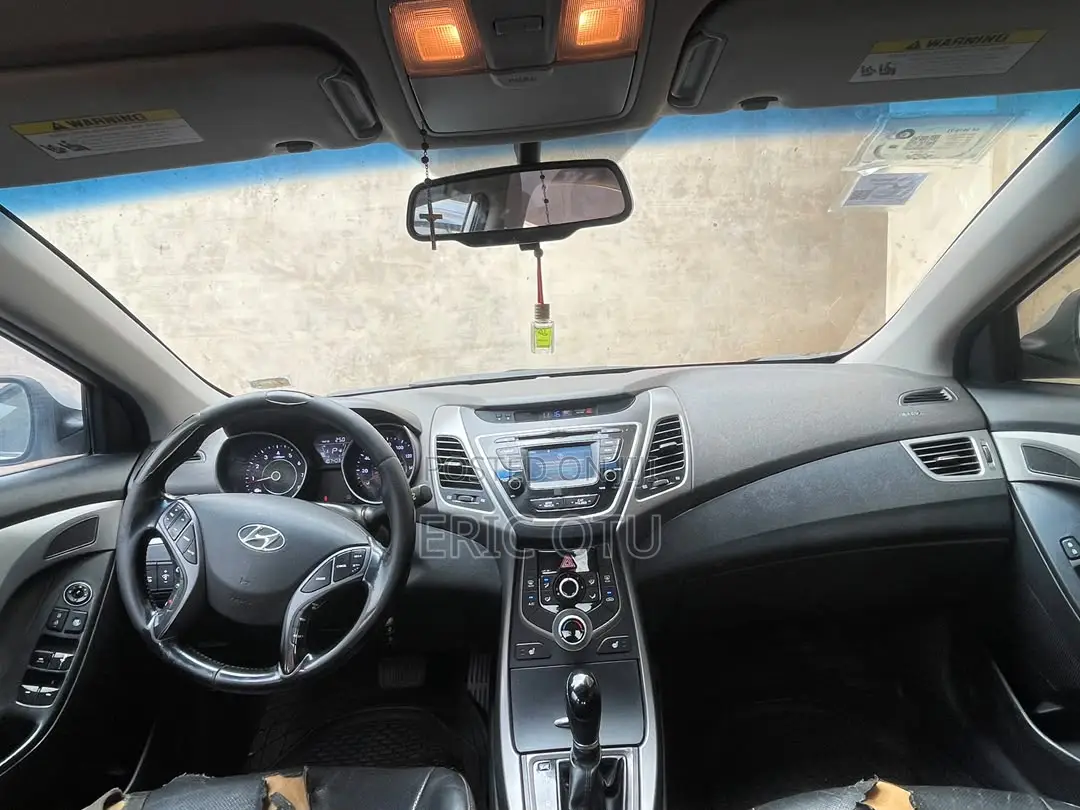 Hyundai Elantra Limited 4dr Sedan (1.8L 4cyl 6A) 2015 Silver