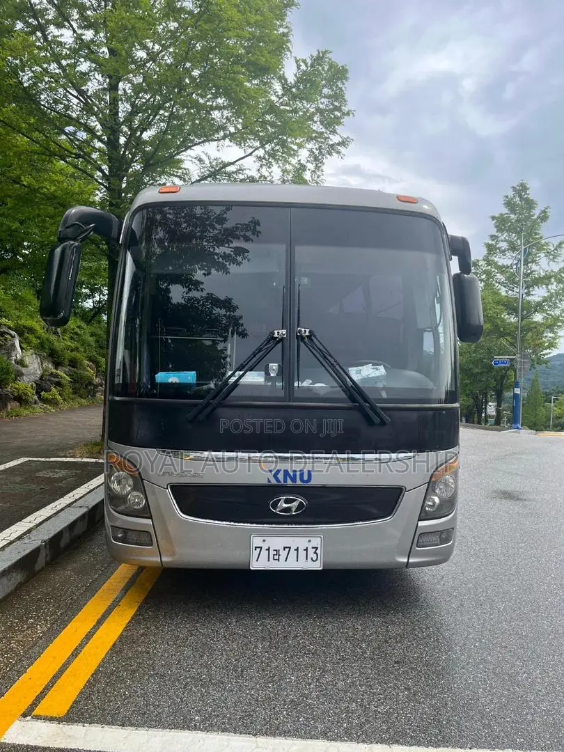 Hyundai Universe 2013 Grey