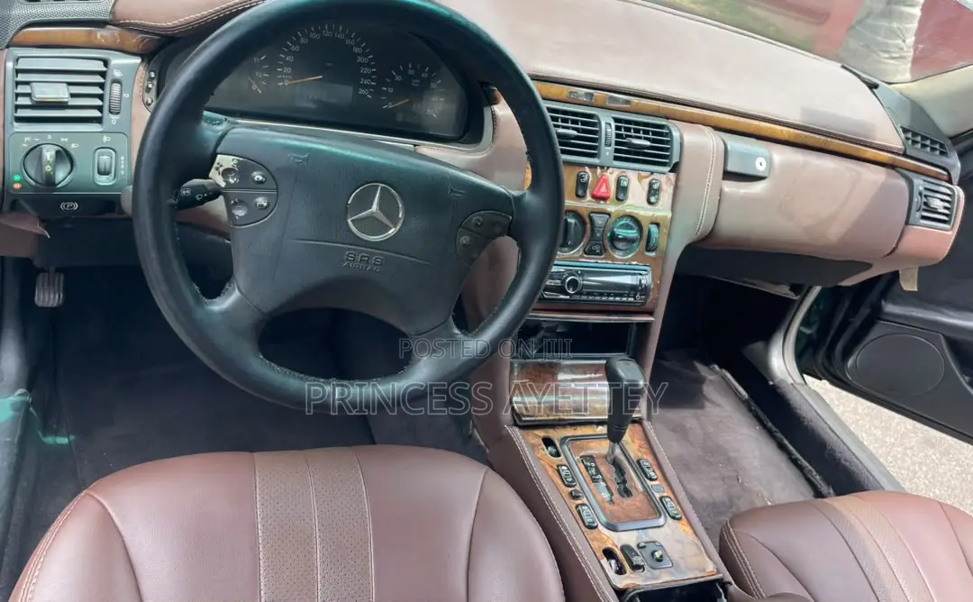 Mercedes-Benz E200 1997 Green