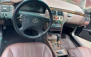 Mercedes-Benz E200 1997 Green