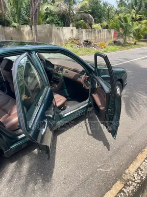 Mercedes-Benz E200 1997 Green