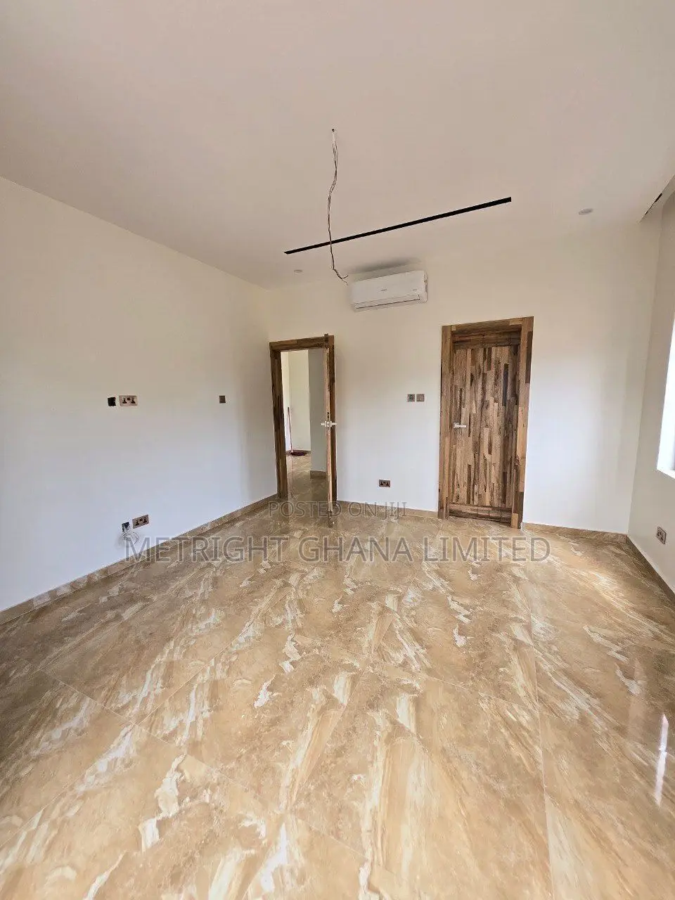 4bdrm House in Metrightgh, Accra Metropolitan for sale