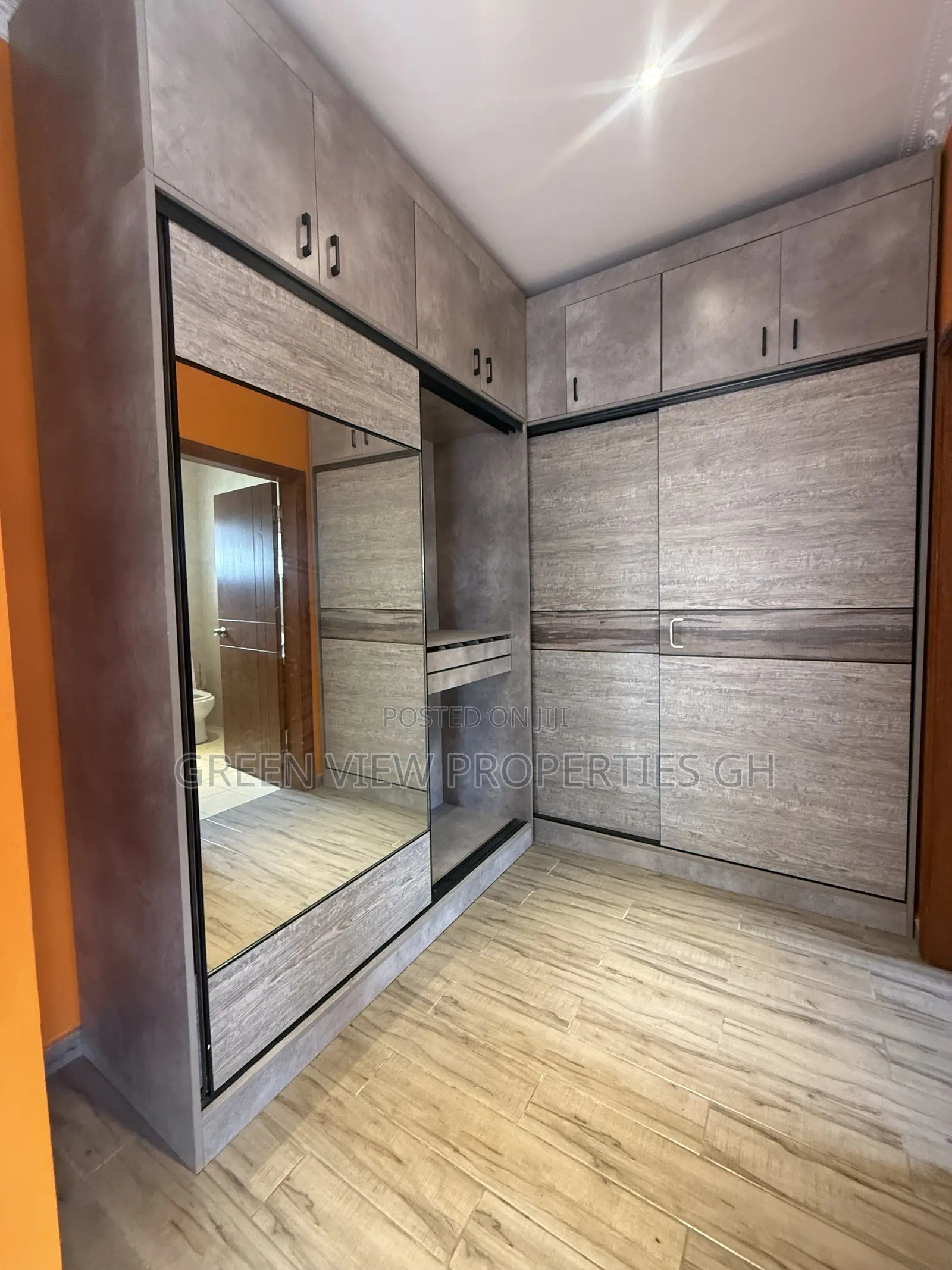 4bdrm Duplex in West Hills Mall Area for sale