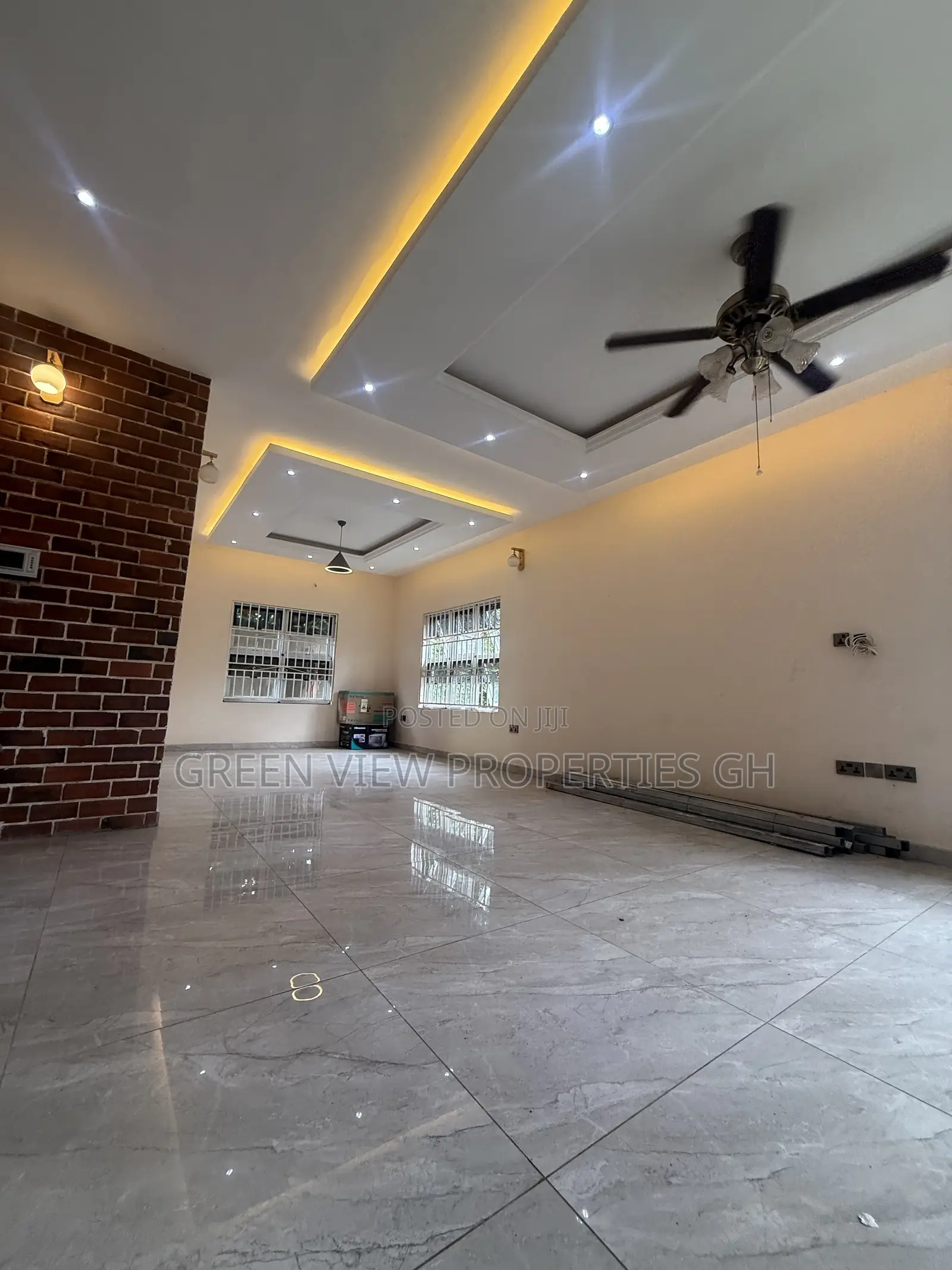 4bdrm Duplex in West Hills Mall Area for sale