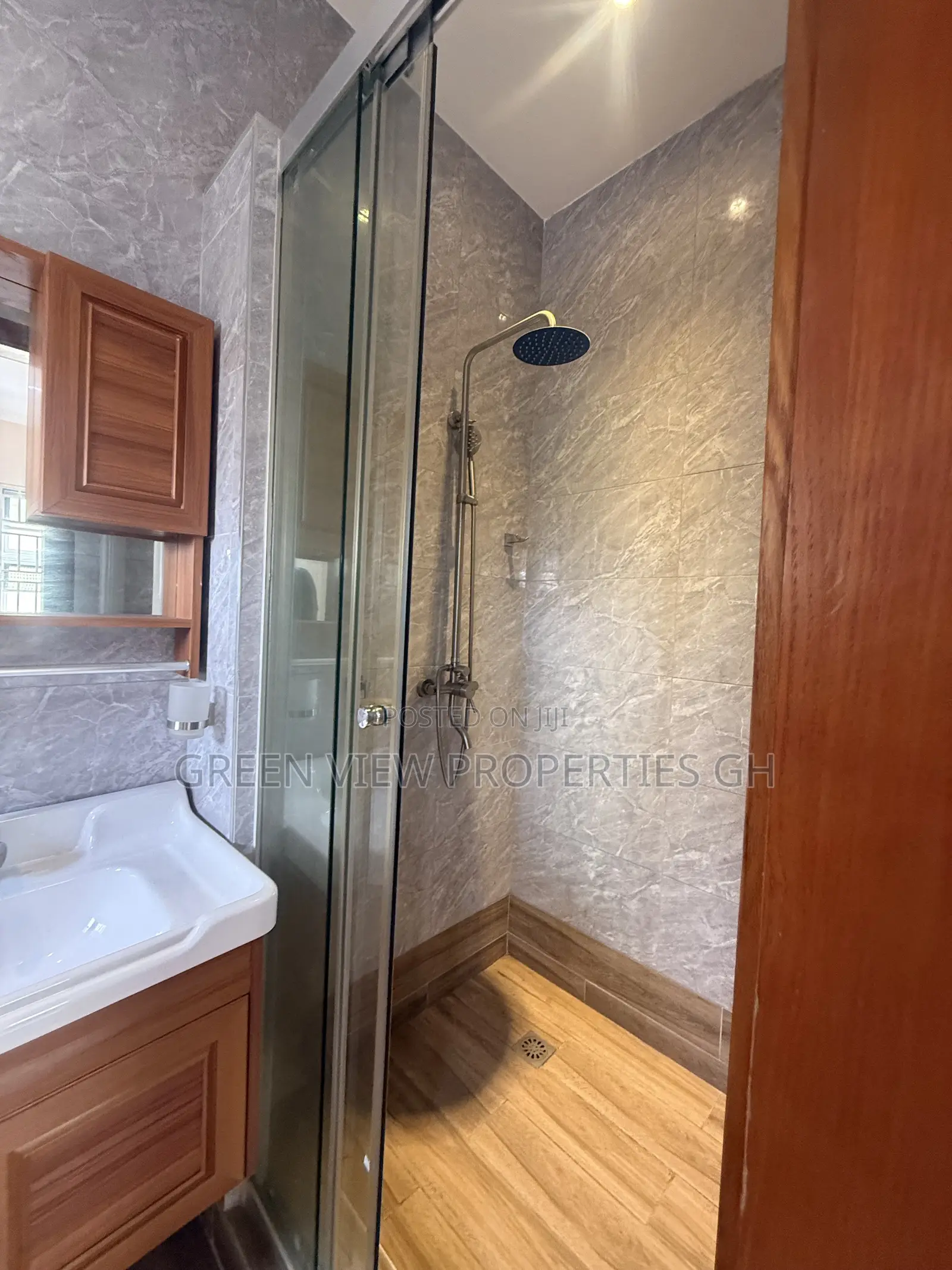 4bdrm Duplex in West Hills Mall Area for sale