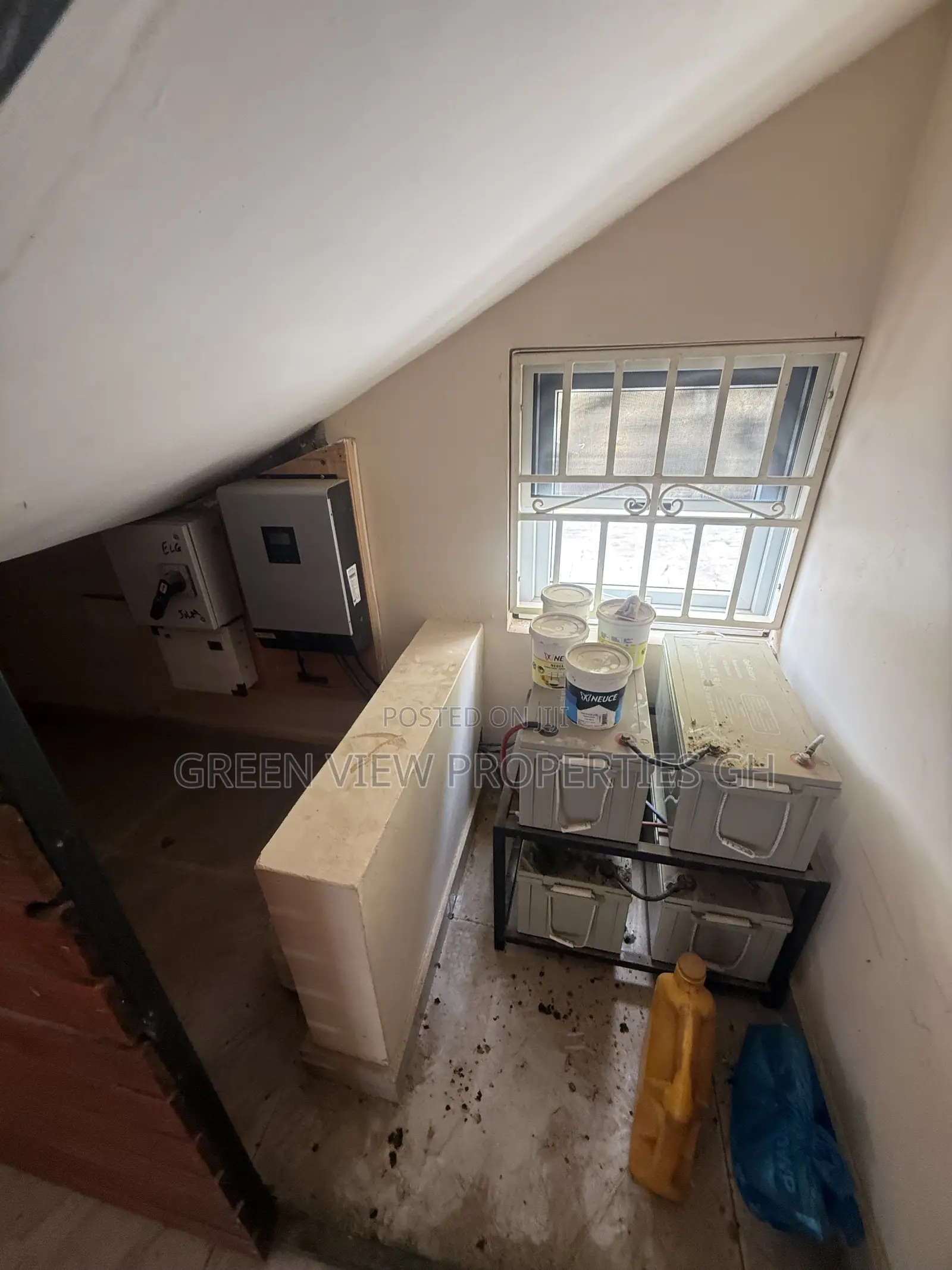 4bdrm Duplex in West Hills Mall Area for sale
