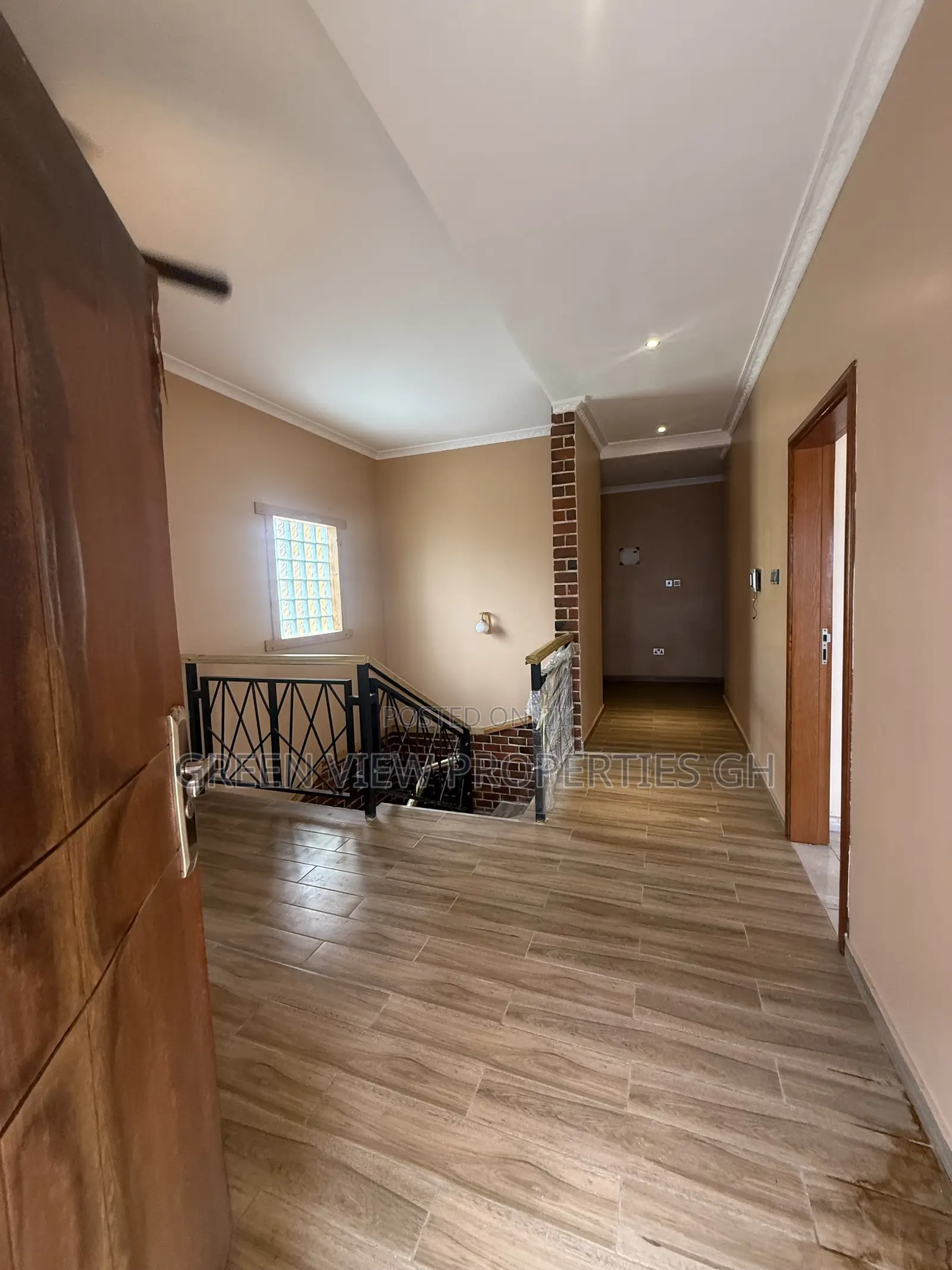 4bdrm Duplex in West Hills Mall Area for sale