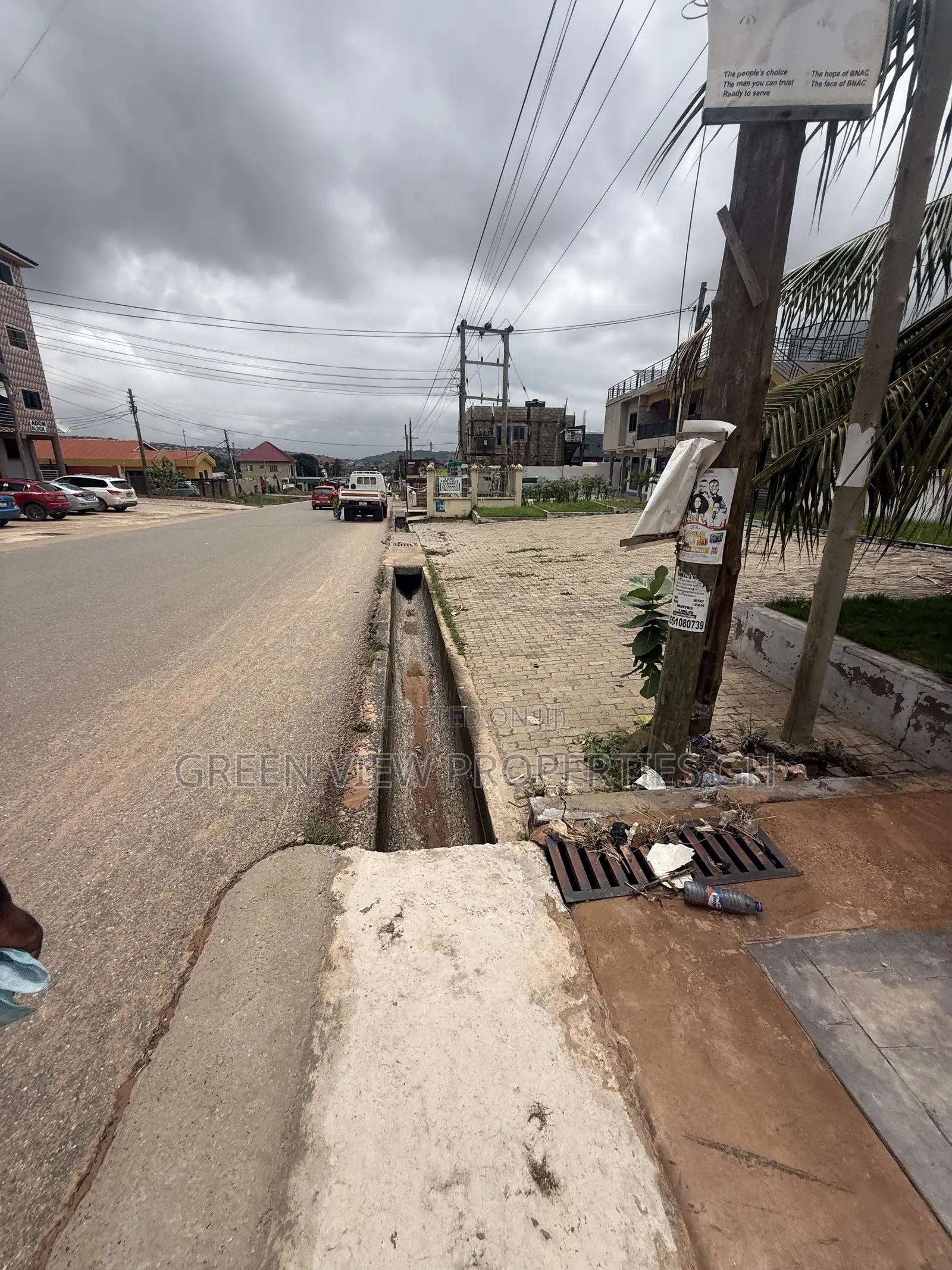 4bdrm Duplex in West Hills Mall Area for sale