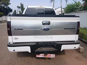 Ford F-150 Platinum 4dr SuperCrew 4WD 5.5 ft. SB (5.0L 8cyl 6A) 2015 White