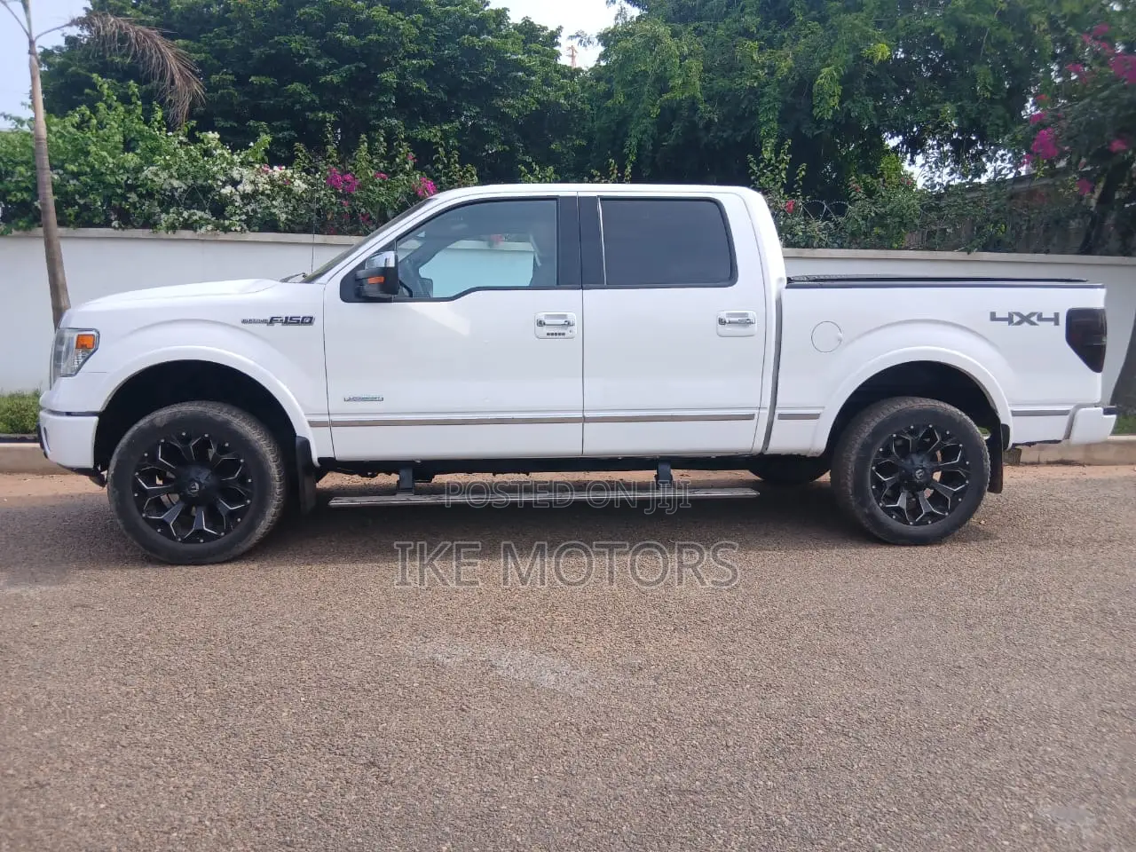 Ford F-150 Platinum 4dr SuperCrew 4WD 5.5 ft. SB (5.0L 8cyl 6A) 2015 White