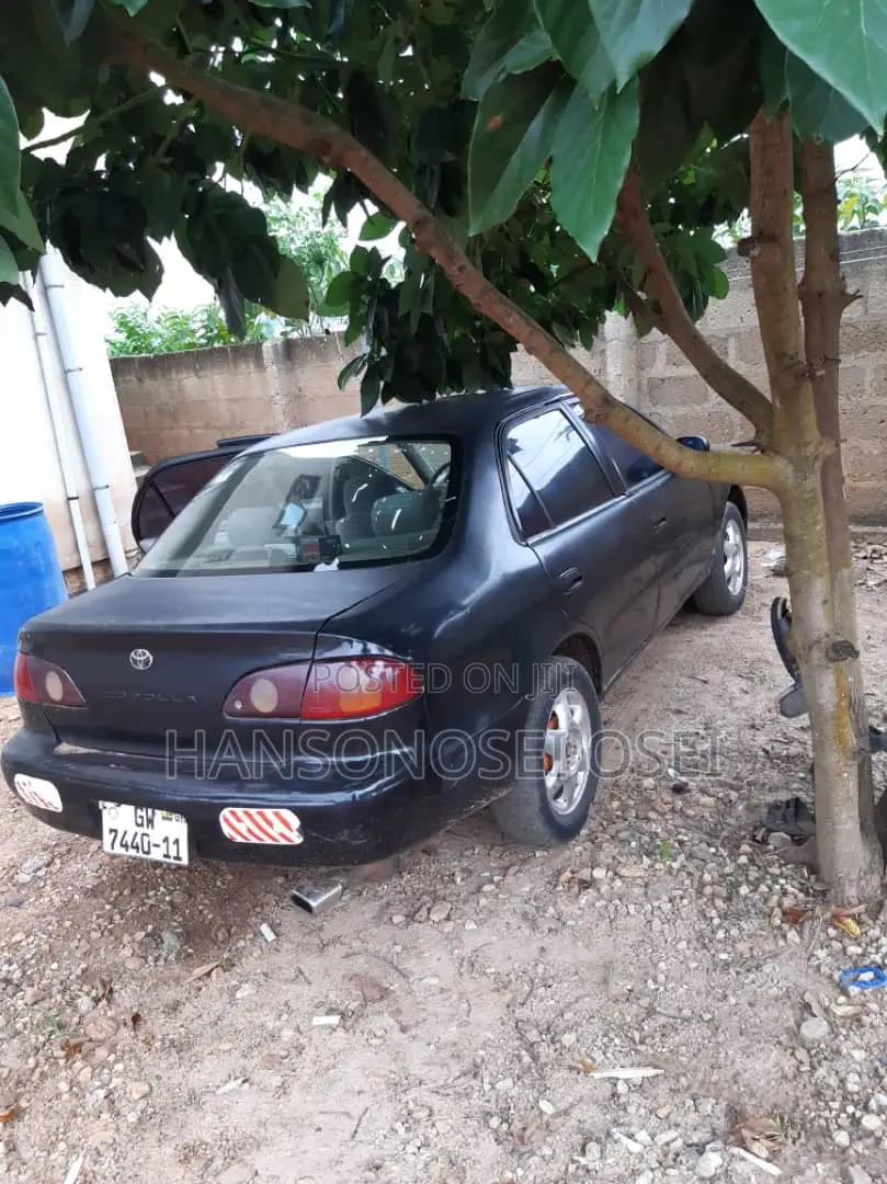 Toyota Corolla 2002 Black
