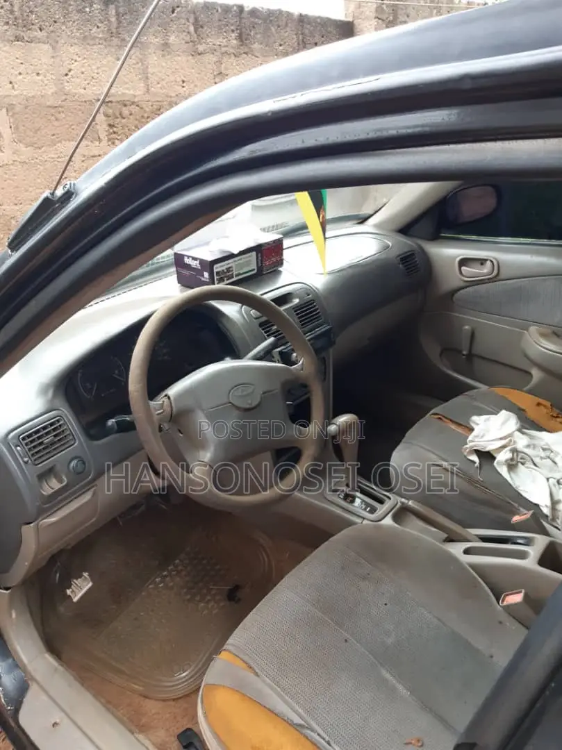 Toyota Corolla 2002 Black