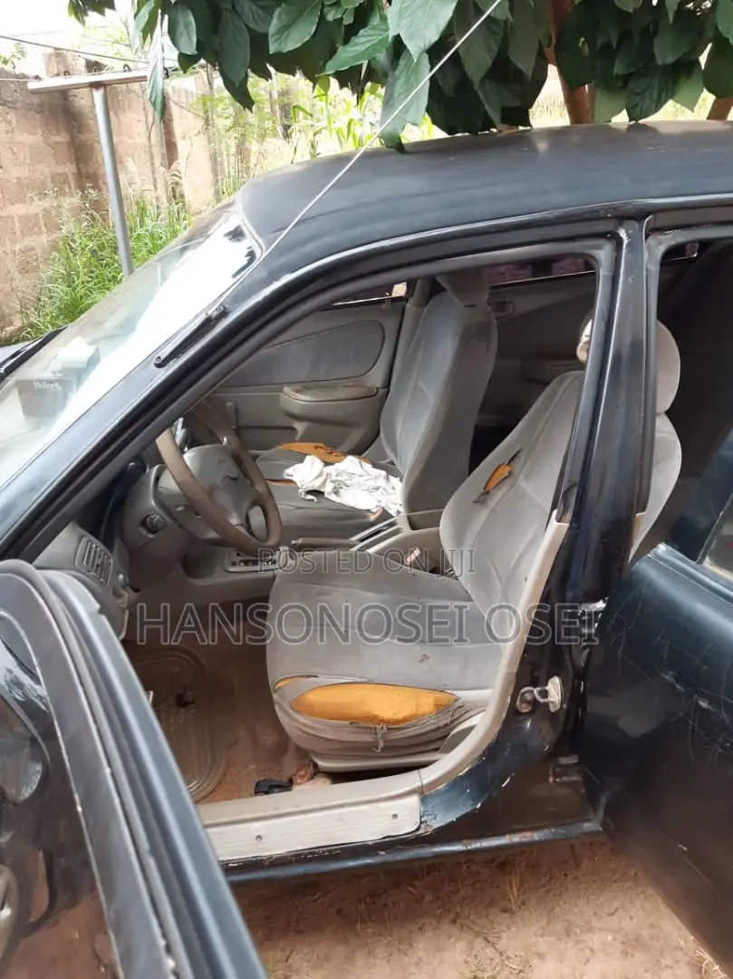 Toyota Corolla 2002 Black