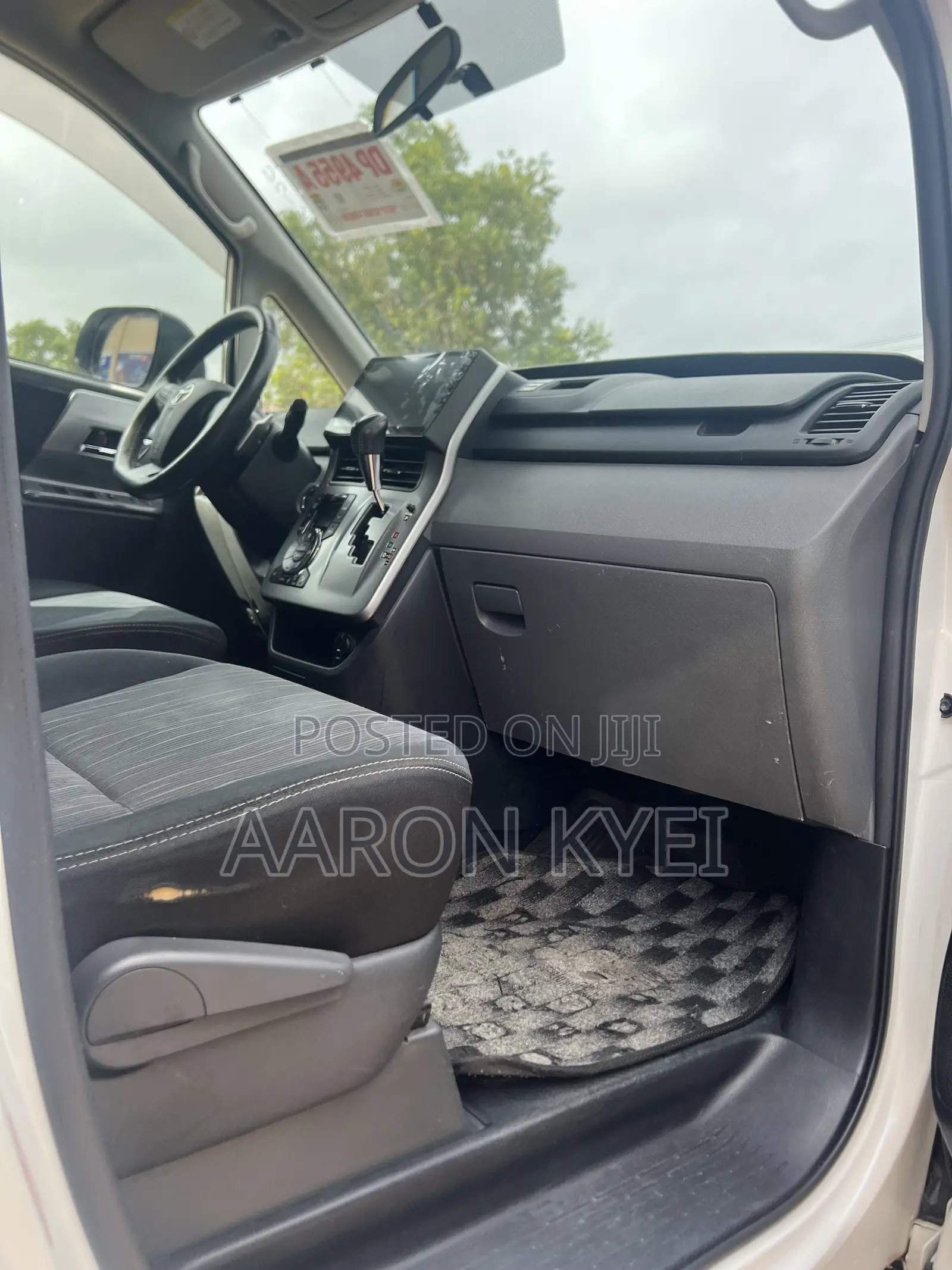 Toyota Voxy 2012 White
