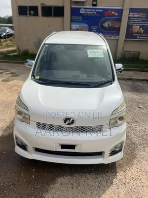 Toyota Voxy 2012 White