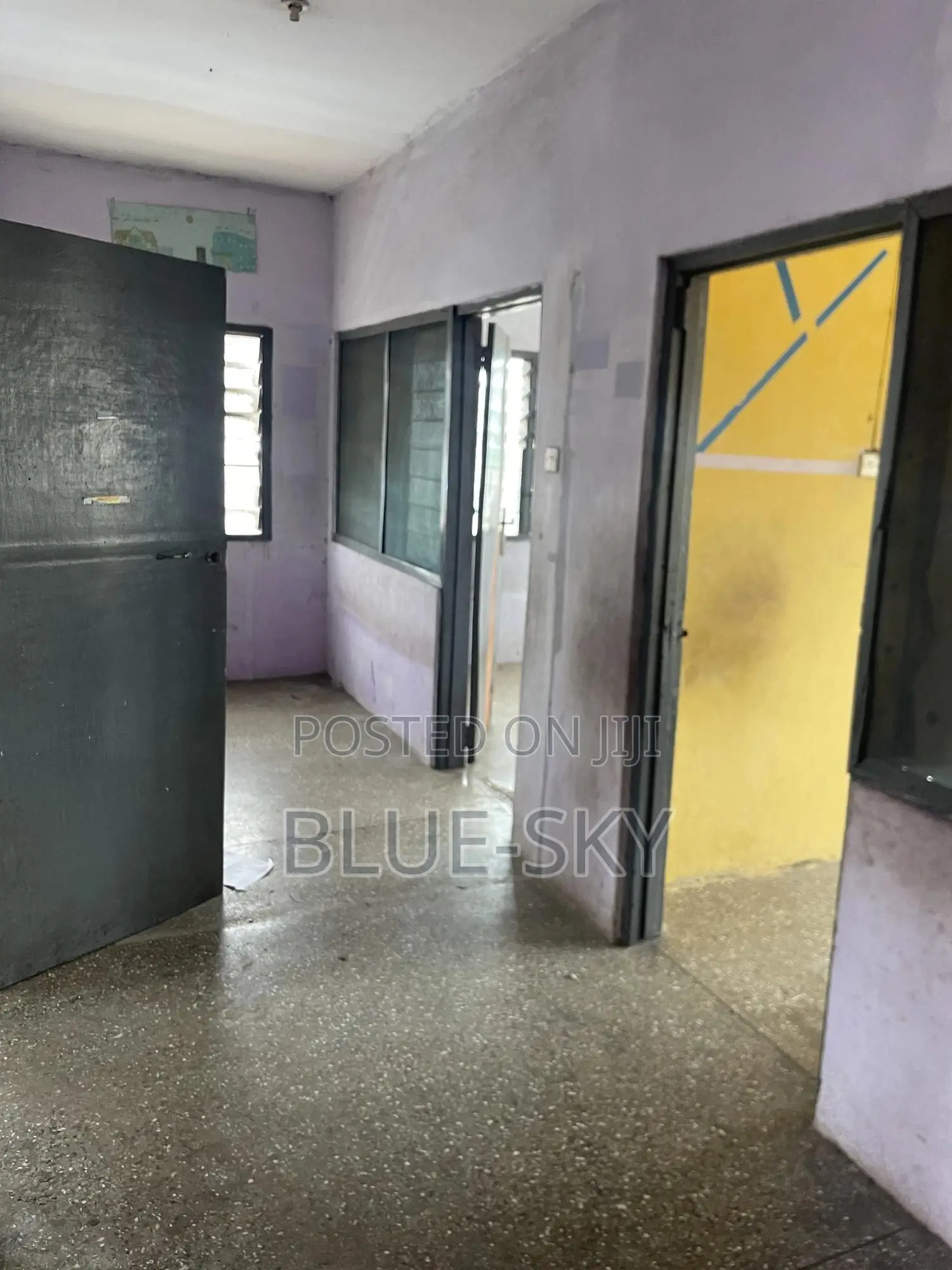 2bdrm Room & Parlour in Circle for rent
